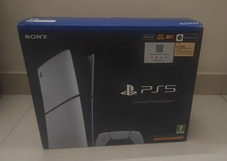 PlayStation 5 Digital Edition con mando y caja