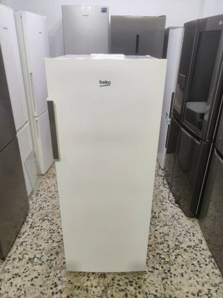 Congelador Vertical Beko Blanco