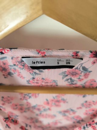 Blusa Lefties floral rosa talla S