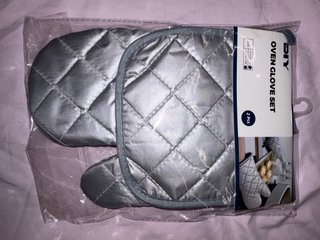Set de 2 Guantes de Cocina Plateados