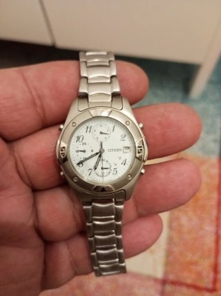 Reloj Citizen Plateado