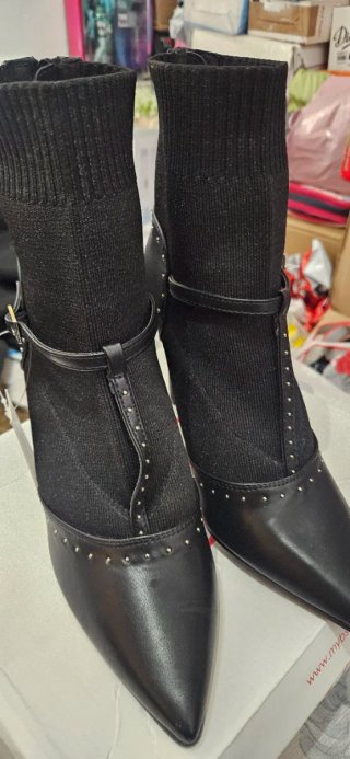 Botines de tacón negros myB