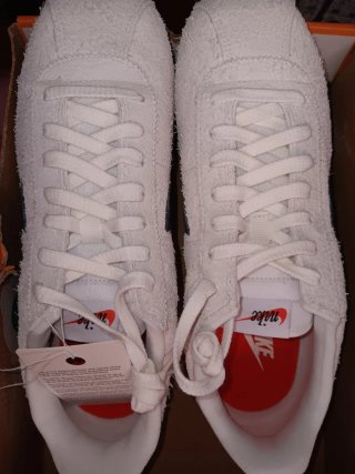 Nike Cortez Beige y negro nuevas