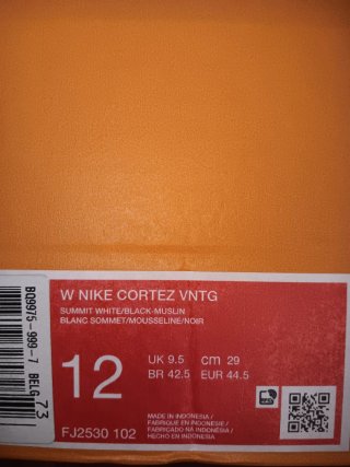 Nike Cortez Beige y negro nuevas