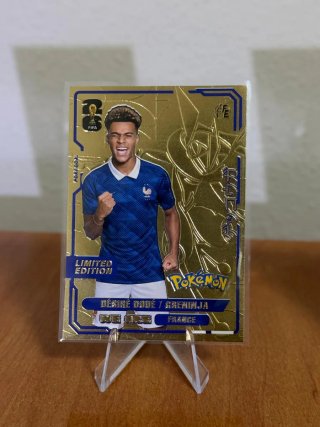 D Doué/Greninja Gold Pokémon Edición Limitada Raro