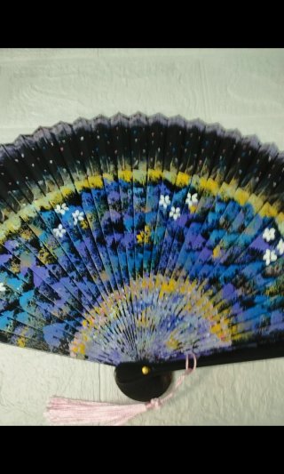 Abanico Pintado a Mano exclusivo y elegante.