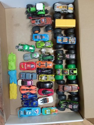 Lote Coches Hot Wheels y Monster Truck