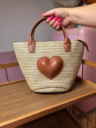 Bolso de paja con corazón