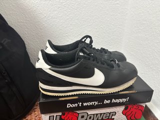 Zapatillas Nike Cortez Negras y Blancas