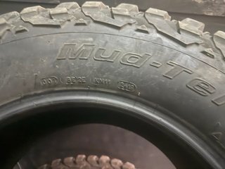 Neumáticos 4x4 285/60R18 BF GOODRICH MUDTERRAIN