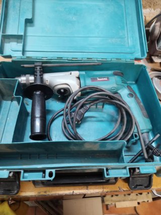 Taladro Makita con maletín