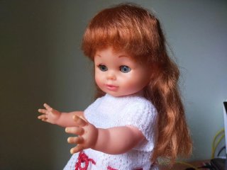 Muñeca antigua pelirroja