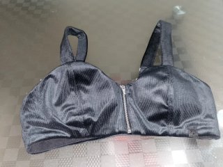 Top Deportivo Negro con Cremallera