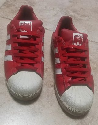 Adidas SuperStar.