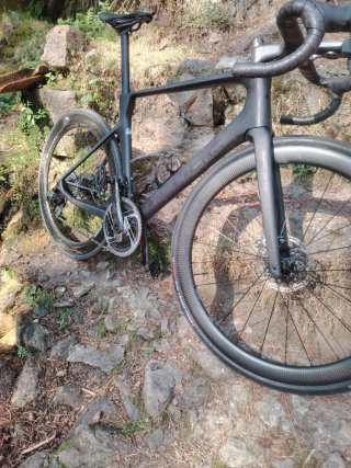 Bicicleta Cube Agree C62 Carbono talla 56