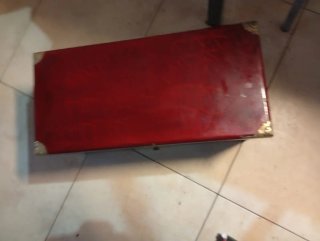 Cofre antiguo decorativo