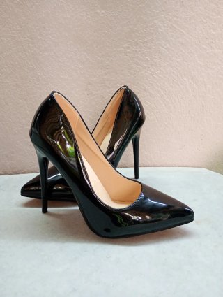 Zapatos de tacón negros charol