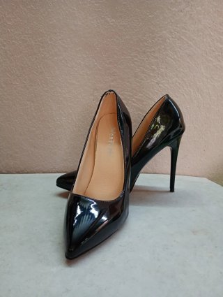 Zapatos de tacón negros charol