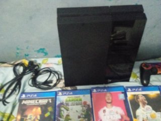 PS4  1TB + Mando + 18 +4 juegos hdmi