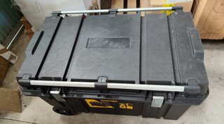 STANLEY FATMAX Arcón 240L con ruedas