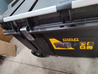 STANLEY FATMAX Arcón 240L con ruedas
