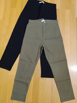 Lote x 10€... 2 Pantalones, 1 anorak, 2 vestidos.