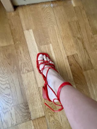 Sandalias de tacón rojas Stradivarius