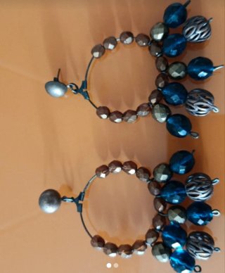 Pendientes con Abalorios y Mariposa