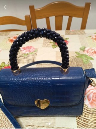 Borsetta blu con manico perline e tracolla