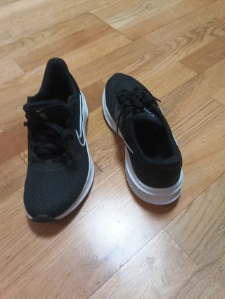 Zapatillas Nike Negras y Blancas