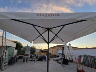 Sombrilla Grande 3x3m con Pie