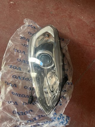 Faro Derecho Original Volvo XC60 (2014-2017)