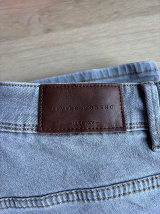 Pantalón tejano gris Alvaro Moreno