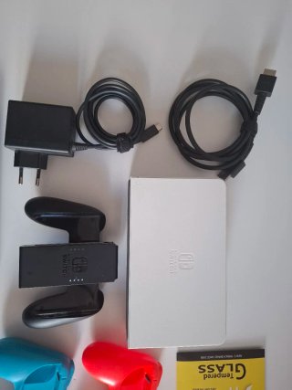 Nintendo Switch OLED con Accesorios