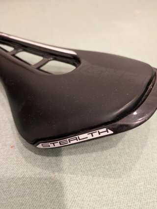 PRO Stealth Sillín Antiprostático 142mm