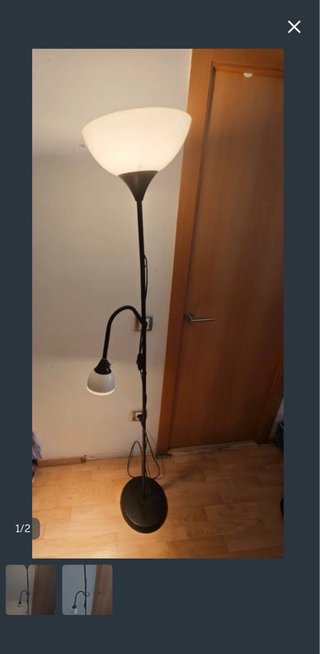 Lámpara de pie negra y blanca