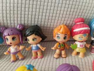 Lote 16 Muñecas PinyPon y 4 Mascotas + regalo