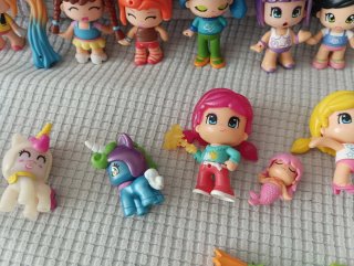 Lote 16 Muñecas PinyPon y 4 Mascotas + regalo