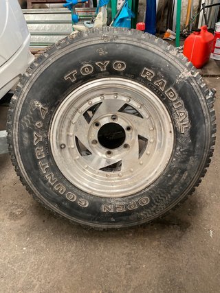 Rueda de repuesto Nissan Terrano II