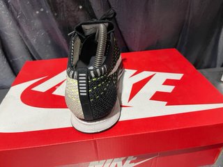 Zapatillas Nike Flyknit Racer Oreo Talla 38.5