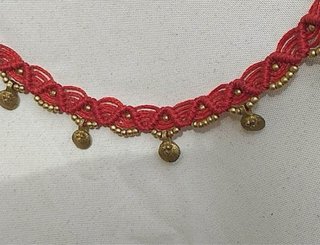 Pulsera Étnica Artesanal Roja y Dorada