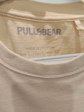 T-shirt Pull&Bear bege com estampa