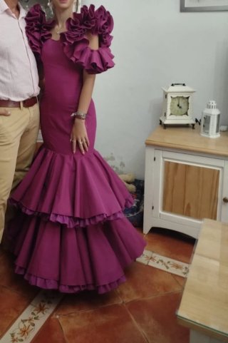 Traje de flamenca morado