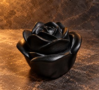 Caja Artesanal con Forma de Rosa Negra