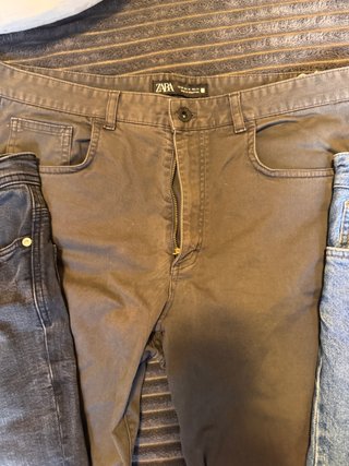 Lote 2 Pantalones Zara y Desigual Talla 32