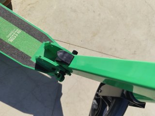 Patinete plegable ligero y resistente