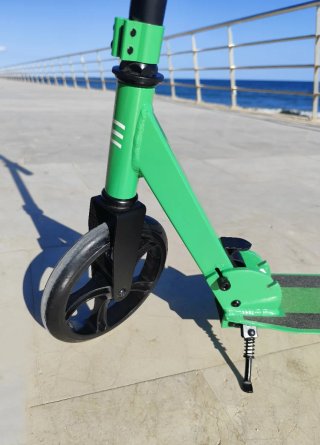 Patinete plegable ligero y resistente