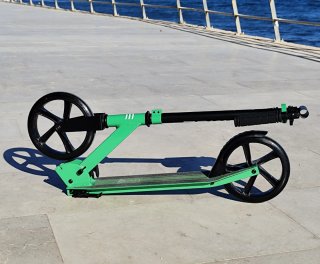 Patinete plegable ligero y resistente