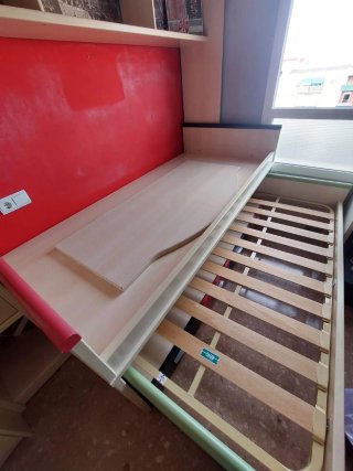 Cama nido con cajones y estantería