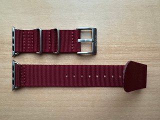 Apple Watch X Incase 38mm. Deep Red Nylon Band